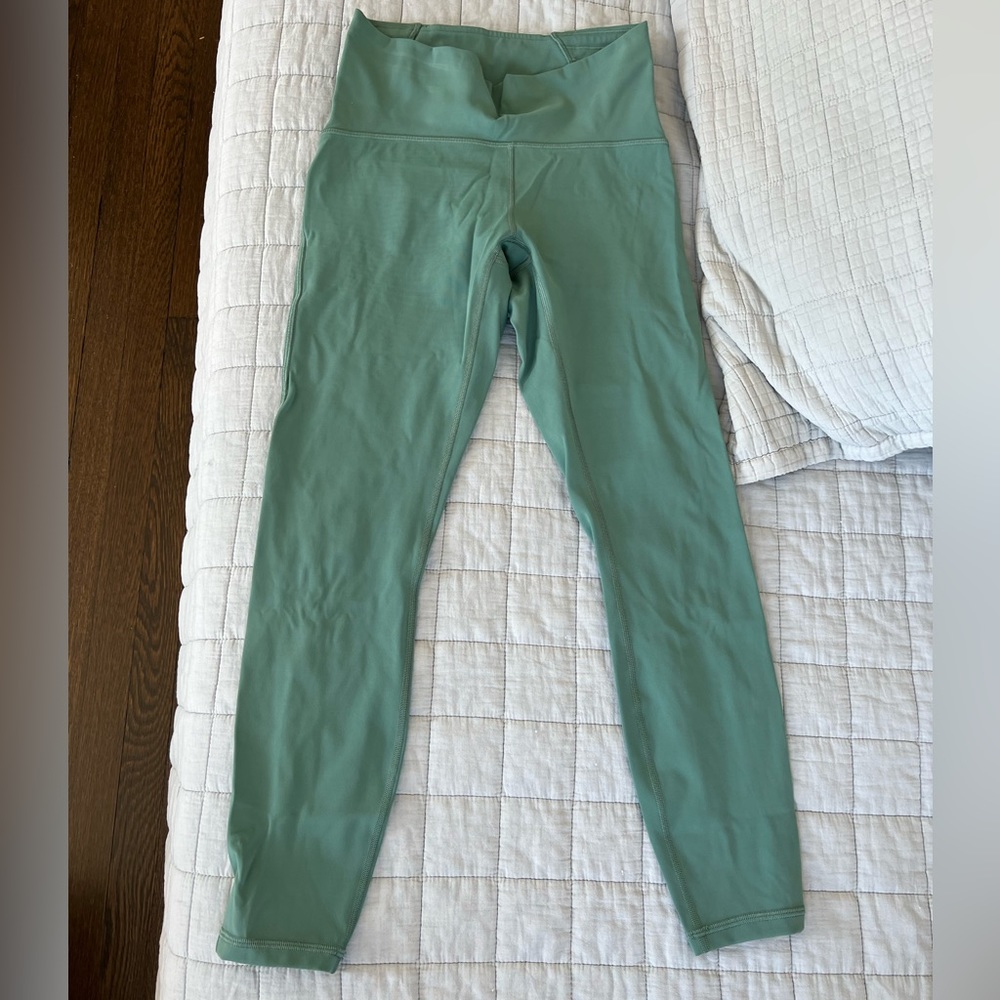 Lululemon green leggings 7/8 length size 6